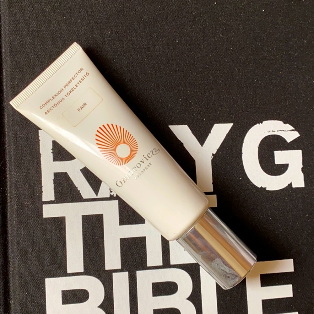omorovicza complexion perfector in fair